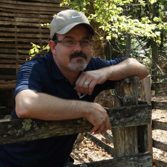 Meet your Posher, Anna & Jerimy - BattyBargains - Picture 7 of 9